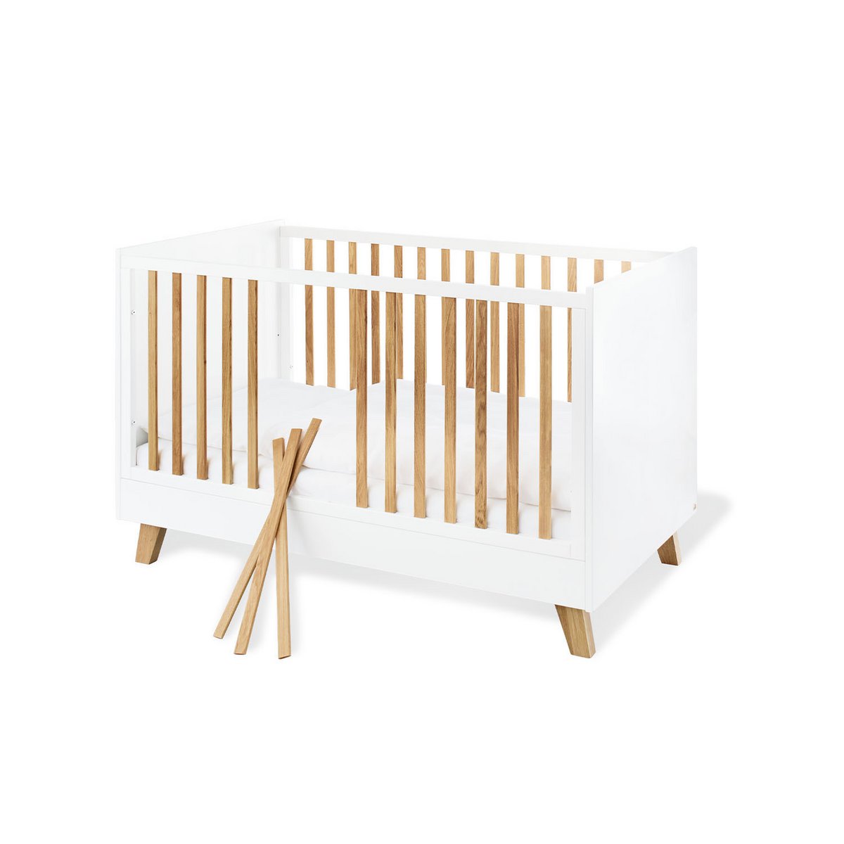 Kinderzimmer 'Pan' extra breit3-teilig: Kinderbett, extra breite Wickelkommode, 2-türiger Kleiderschrank