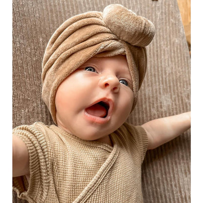 May Mays | Mae Babymütze | Turban Samt Taupe | 0-2 Jahre