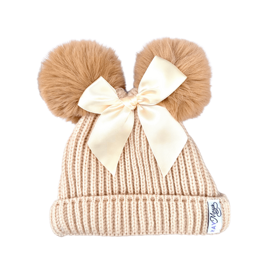 May Mays | Claire Baby Wintermütze | Gestrickte beige Pompons