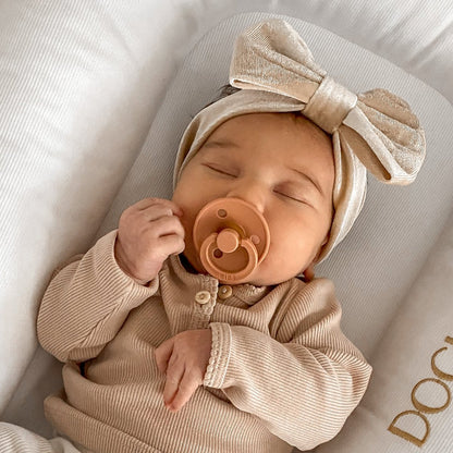 Livia Samt Haarband Schleife Beige | Mai Mays