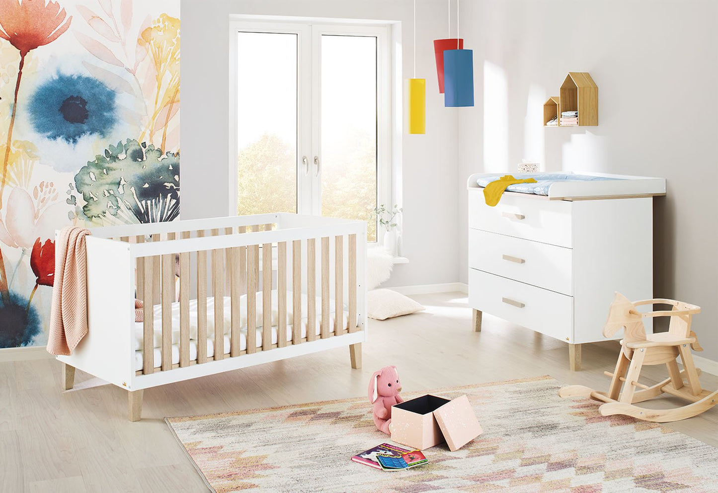 Starterset 'Lumi' breit
2-teilig: Kinderbett, breite Wickelkommode