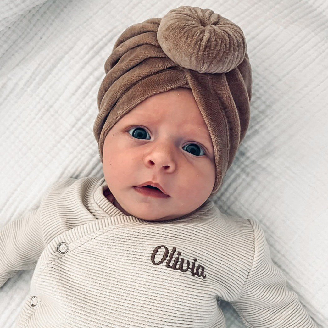 May Mays | Mae Babymütze | Turban Samt Taupe | 0-2 Jahre