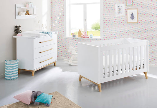 Starterset 'Riva' breit
2-teilig: Kinderbett, breite Wickelkommode